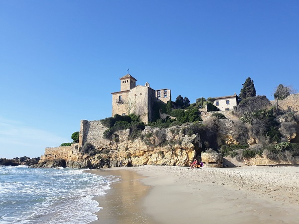 Castillo-de-Tamarit-Turismo-en-la-Costa-Dorada-para-visitar-en-familia Castillo-de-Tamarit-Turismo-en-la-Costa-Dorada-para-visitar-en-familia